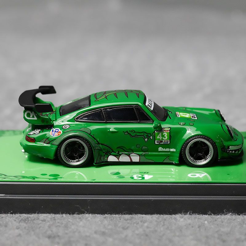 Flame 1:64 Porsche RWB 993 dinosaur