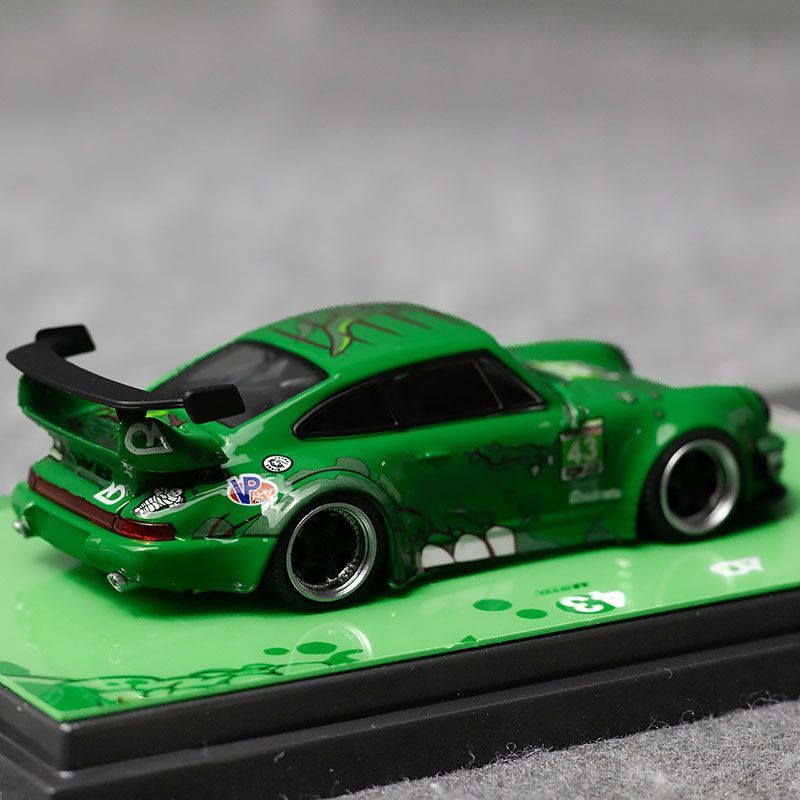 Flame 1:64 Porsche RWB 993 dinosaur